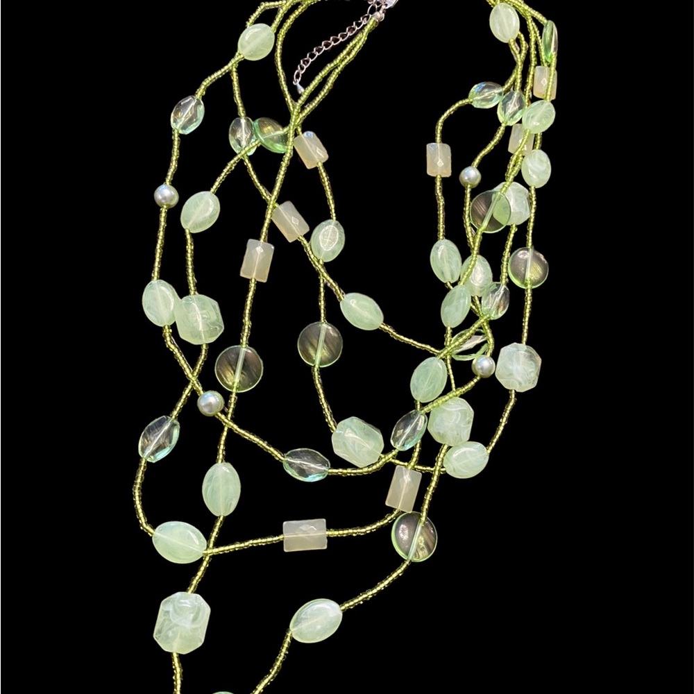 🌠Multi Strand Necklace Pale Green🌠
